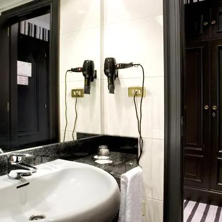 Clarin Hotel